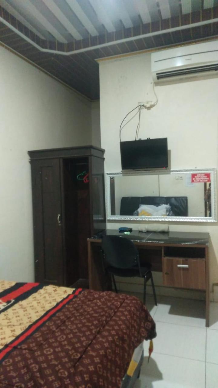 Motel Wisma Reza Palopo Zewnętrze zdjęcie